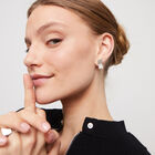 Stud earrings with white crystal